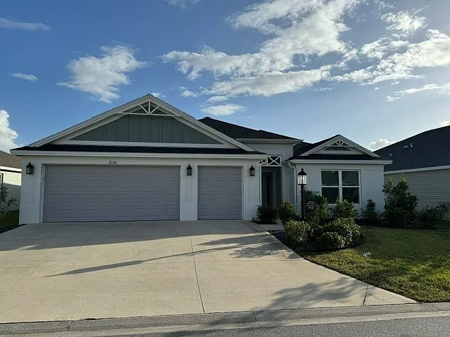 Exterior Front - daytime