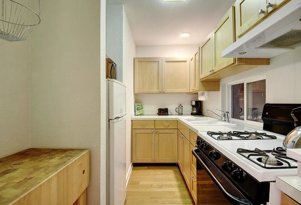 Studio, 400 sqft, $1,500 — Photo 4