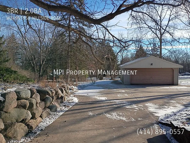 W249N7958 Hillside Rd — Photo 3
