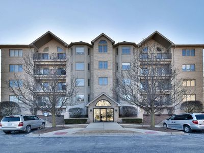 8525 Woodward Ave UNIT 303, Woodridge, IL, 60517