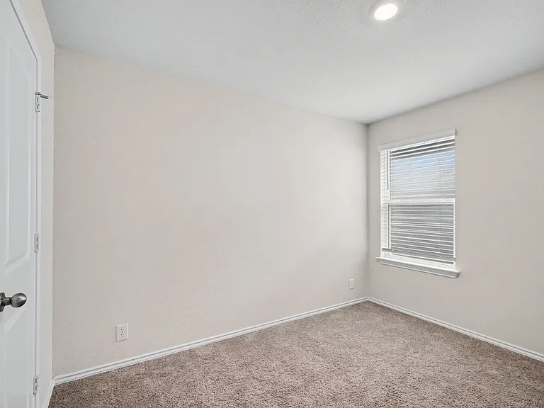 144 Hogans Aly — Photo 13