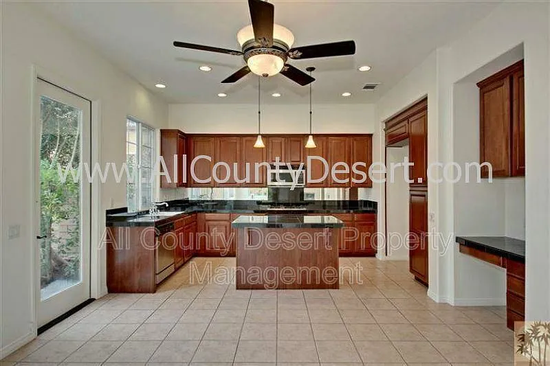 3 bed, 2.0 bath, 1622 sqft, $2,695 — Photo 4