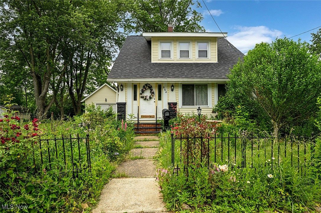 7Riverside Stページ 7 Gatsby Lane, Great Neck, NY, 11024 | Virtual Tour