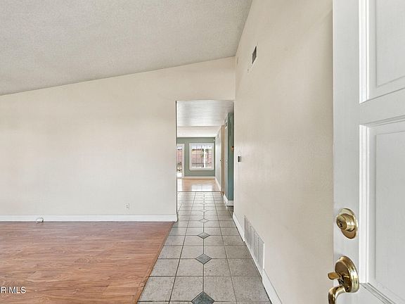 2nd image of 2642 Gates Pl