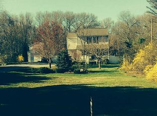 71 Pine Hill Rd, Johnston, RI 02919