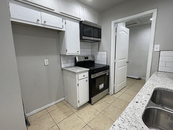 5th image of 1338 McCall St