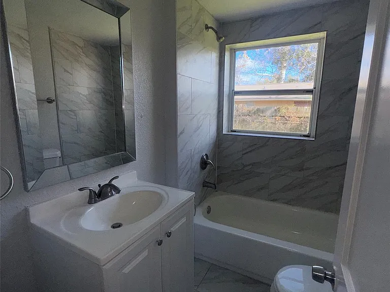 512 Rice St — Photo 10