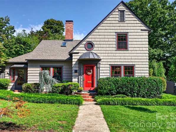 109 1st St, Black Mountain, NC 28711