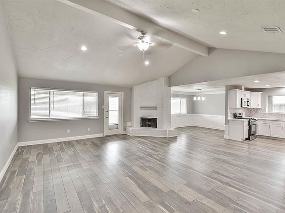 5th image of 2439 Broken Elm Dr