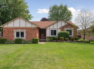 47404 North Ave, Macomb, MI 48042