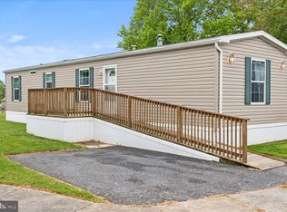 12 Crystal Ave, Ephrata, PA 17522