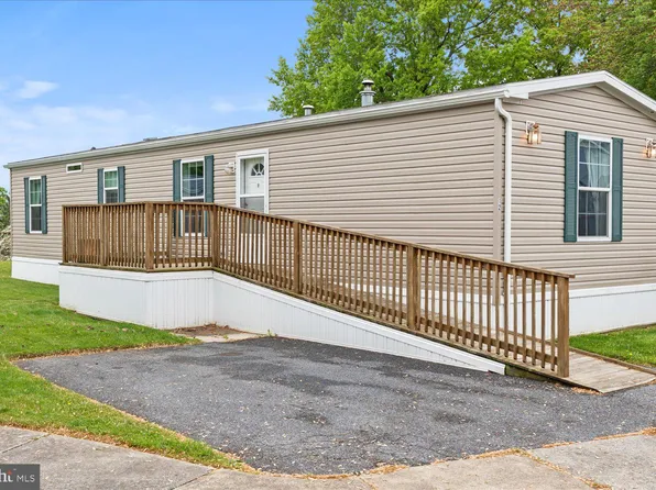 12 Crystal Ave, Ephrata, PA 17522