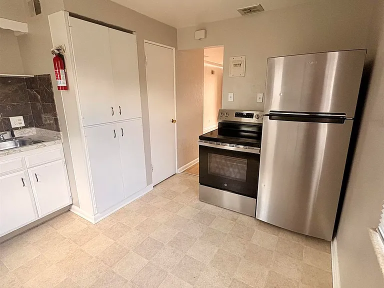2340 S Race St Apartments — Photo 19