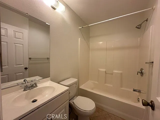 22865 Del Valle St — Photo 19