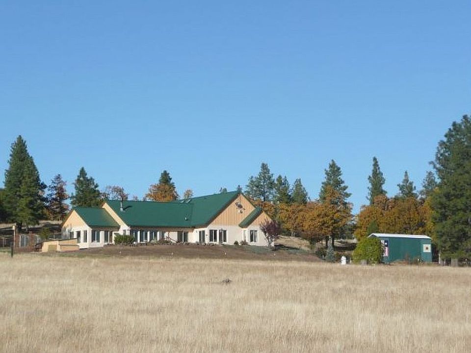 Back of home w/Mt view