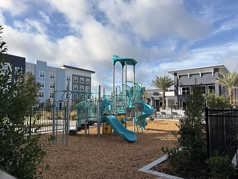 52 at Park — Photo 10
