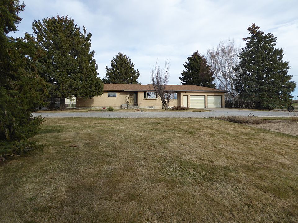 Brick home on 2 acres
