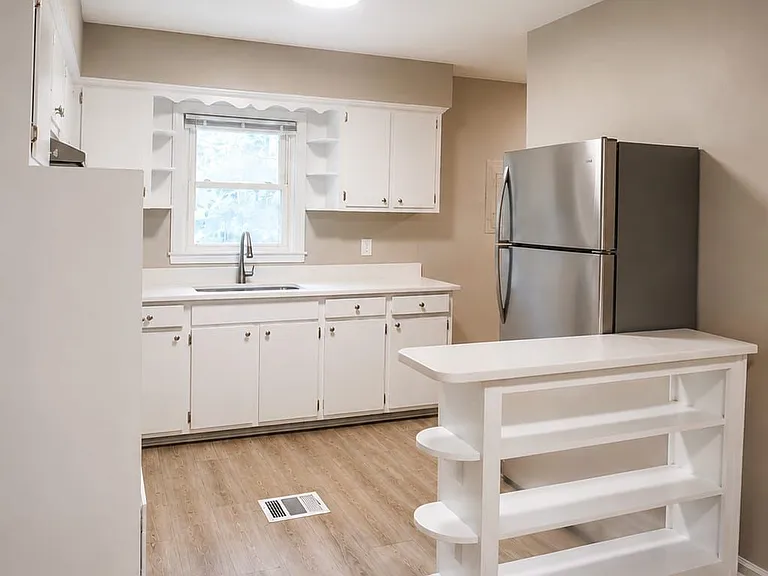 91 Eddy Dr — Photo 4