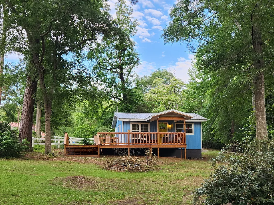 162A Knight Cir NE