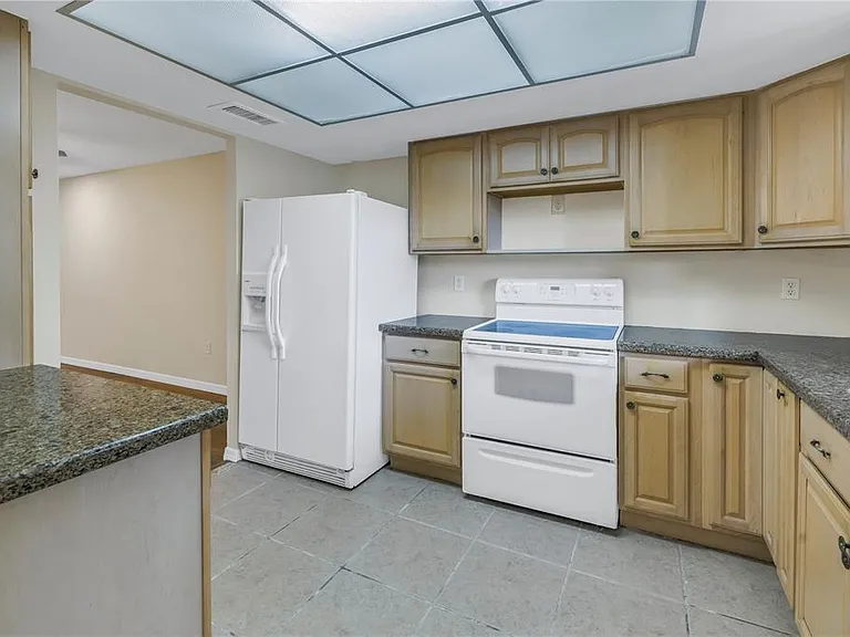 3500 Lake Bayshore Dr #K101 — Photo 7