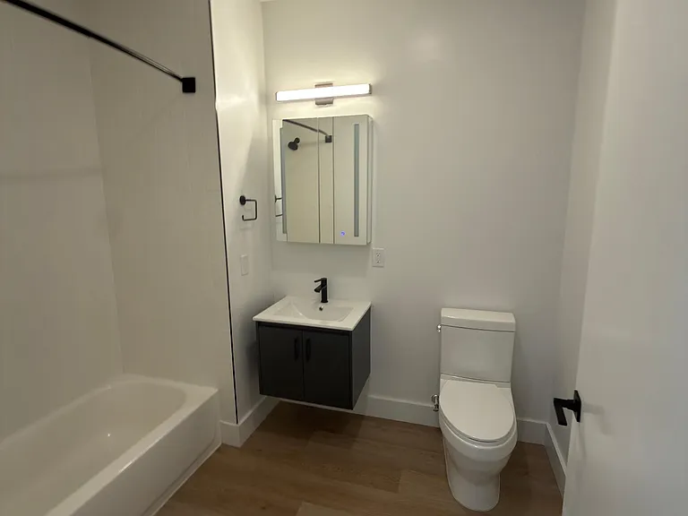 38 Madison St #416 — Photo 4