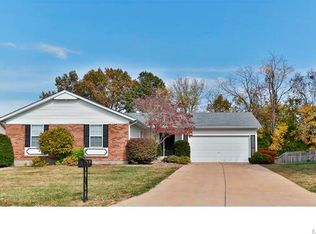 5608 Walnut Point Ln, Saint Charles, MO 63304
