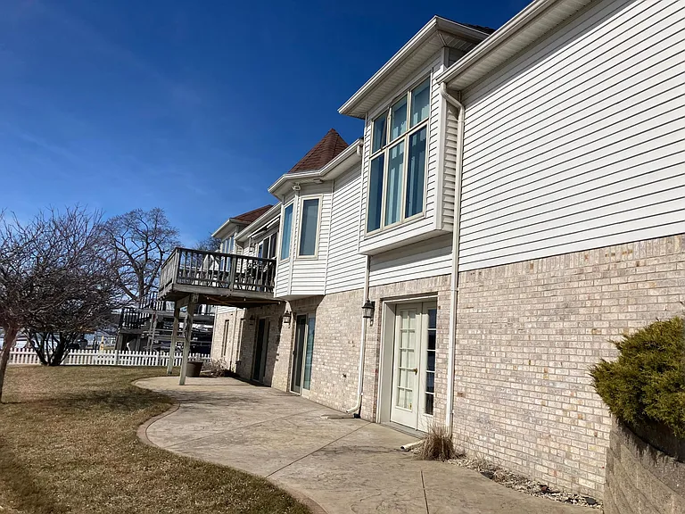166 Highland Ave — Photo 5