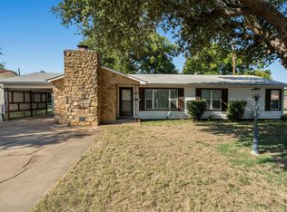 1008 W Hamilton St, Olney, TX 76374