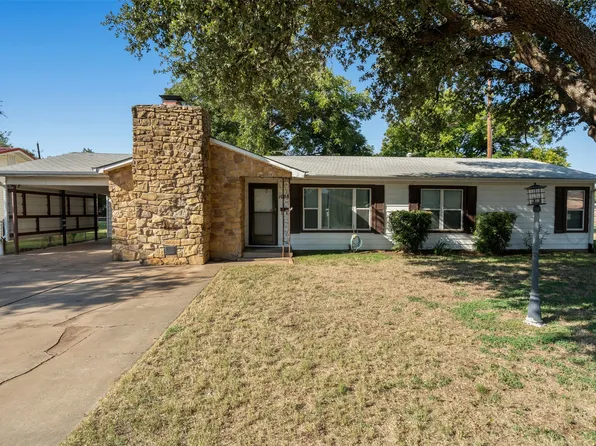 1008 W Hamilton St, Olney, TX 76374