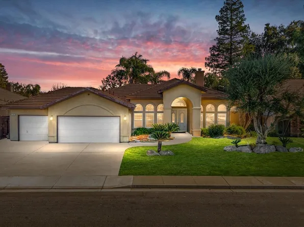 1012 Coyote Springs Dr, Bakersfield, CA 93312