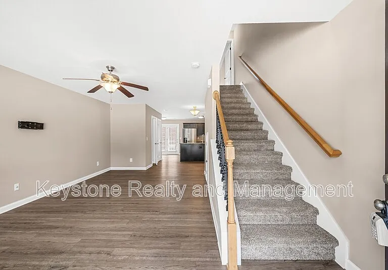 301 Landrum Pl #D — Photo 3