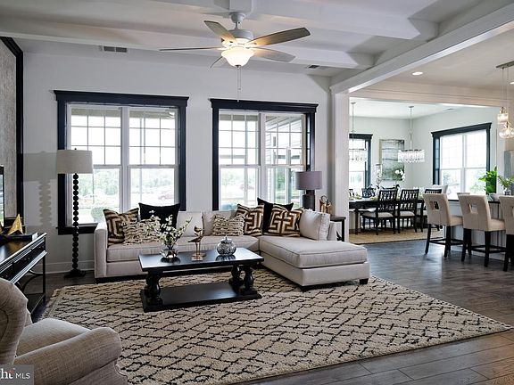 3rd image of 324 Heritage Shores Cir