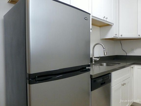 2nd image of 833 Divisadero St #A