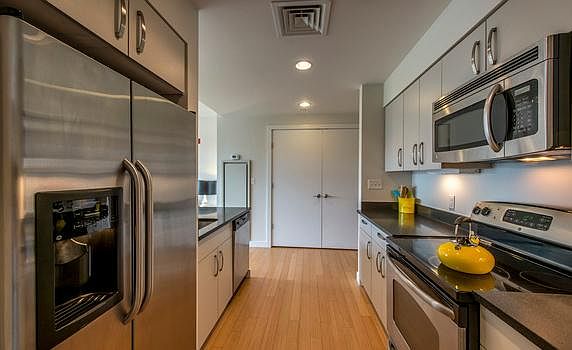 2nd image of 602 Albany St #503