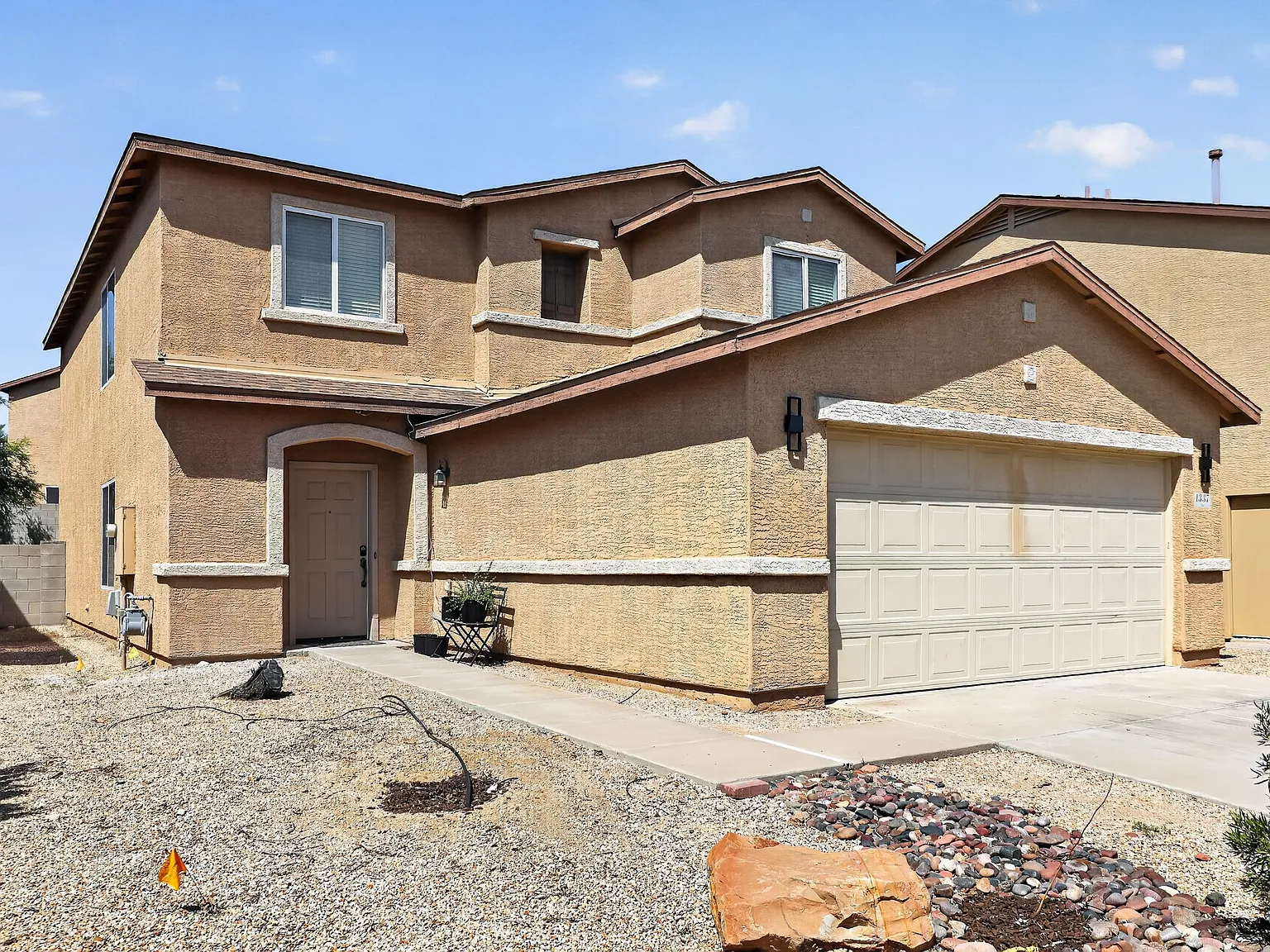 3 bed, 2.5 bath, 2250 sqft, $2,195 — Photo 3