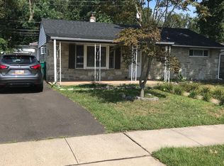 2608 Laurel Dr, Bristol, PA