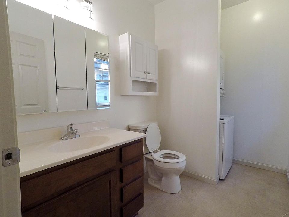 1st image of 794 Crawford Ct