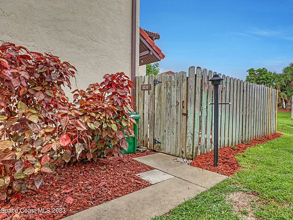 4th image of 3235 Sea Oats Cir