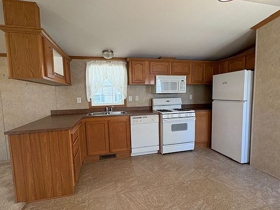 5th image of 300 E Washington St #10E