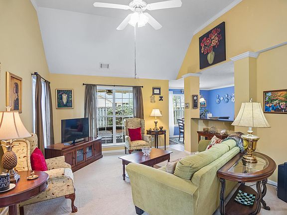 2nd image of 1144 Carriage Drive