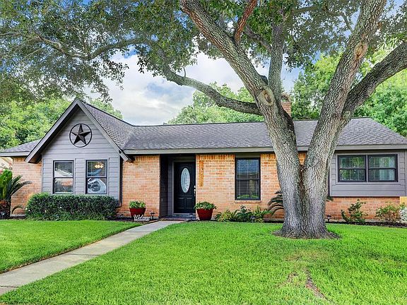 2nd image of 13915 Vinehill Dr