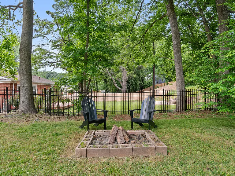 1825 Windham Pl — Photo 49
