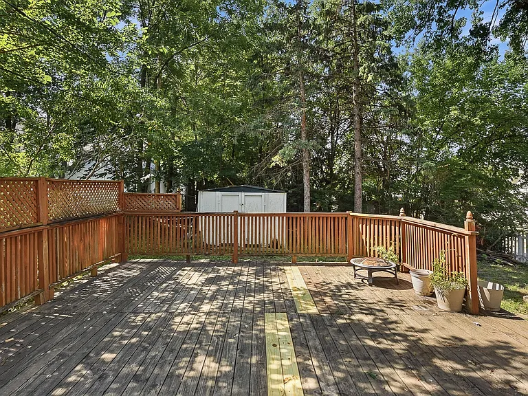 5227 Rees St — Photo 34