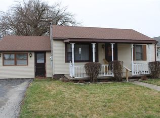 317 S Main St, Findlay, IL 62534