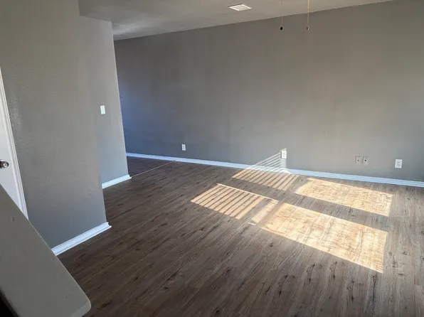 9713 Sycamore Dr, Little Elm, TX 75068