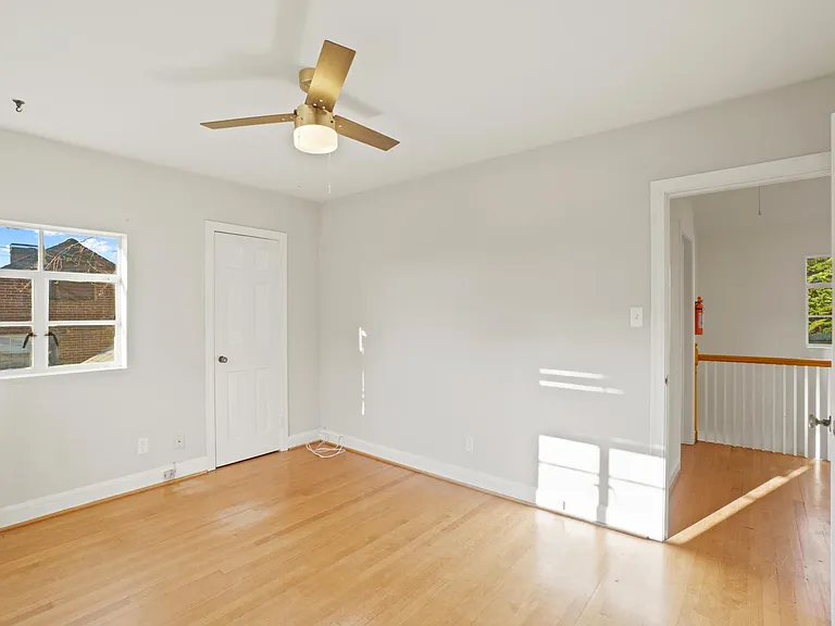 3100 S Hill St — Photo 13
