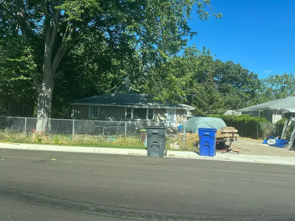 1545 Hudson Rd, Saint Paul, MN 55106