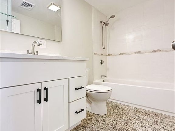 5th image of 90 George St #90