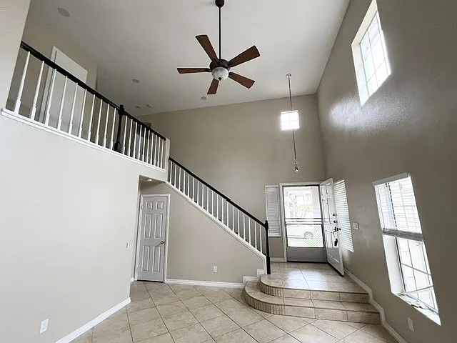 2325 Eastridge Loop — Photo 2