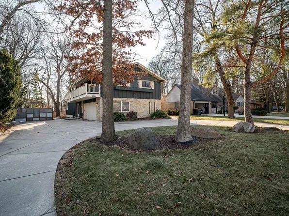 10301 West Ruby AVENUE, Wauwatosa, WI 53225